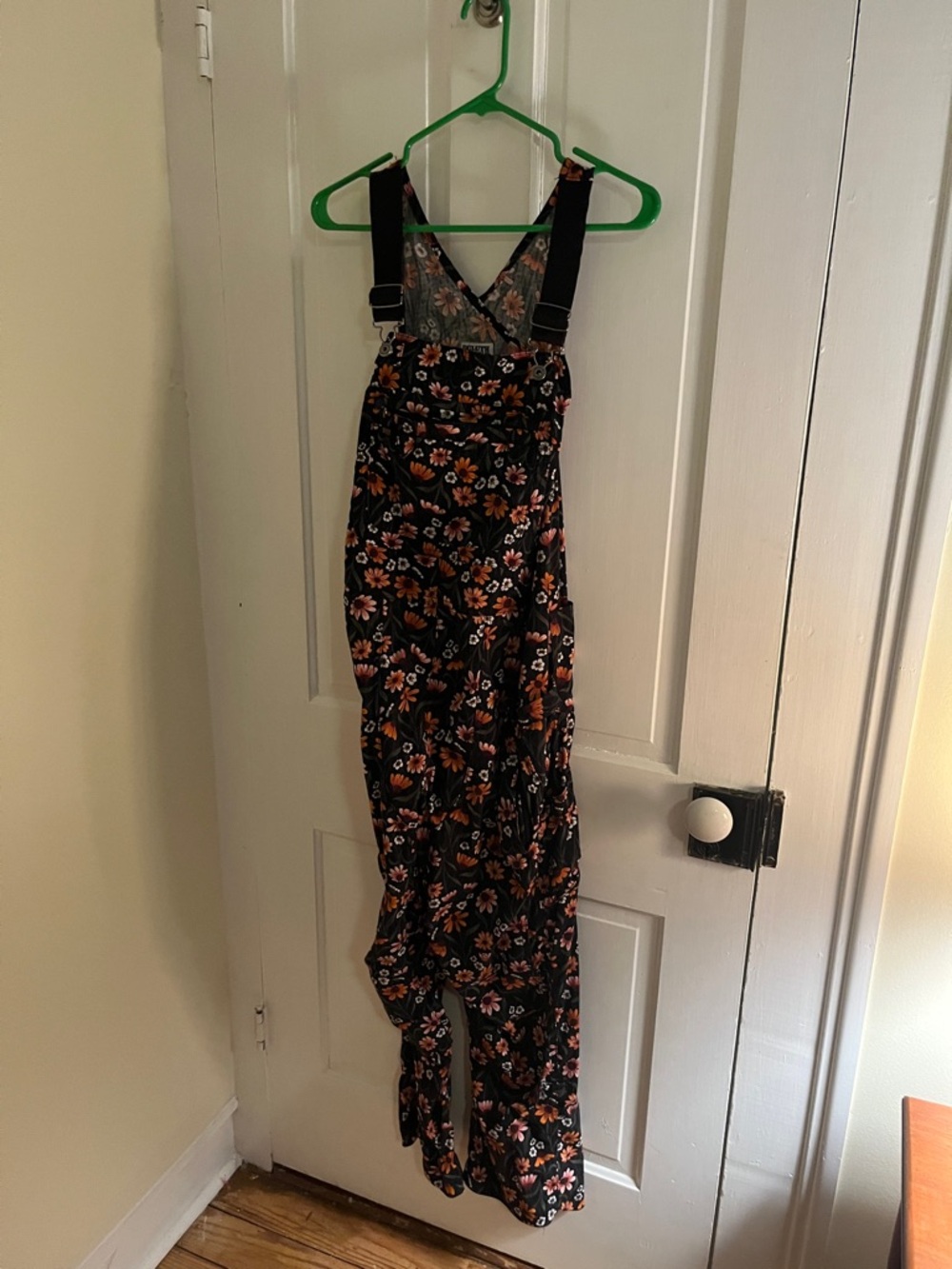 Duluth Trading Co  Black floral  Women's Overalls Jumpsuit medium x 29
